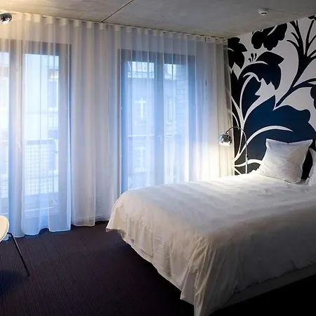 Banks Hotel